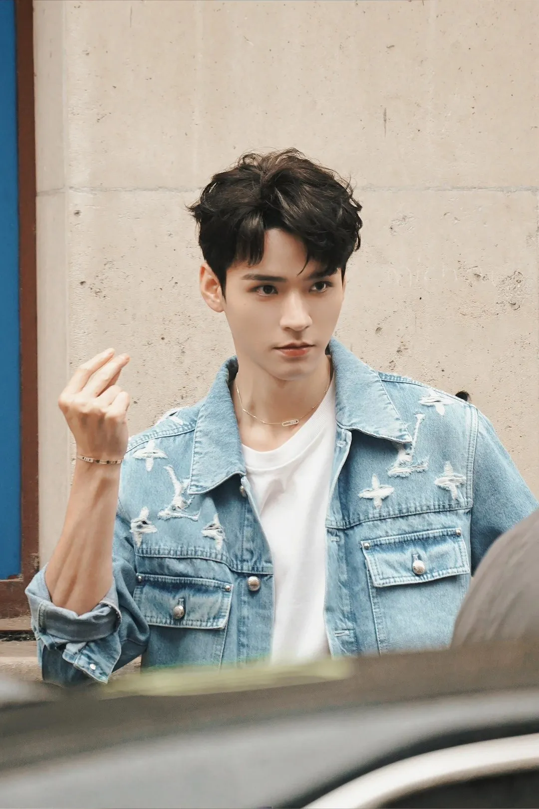 Louis Vuitton/Louis Vuitton washed ripped denim jacket